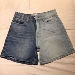 Two tone Jean mom shorts ✨